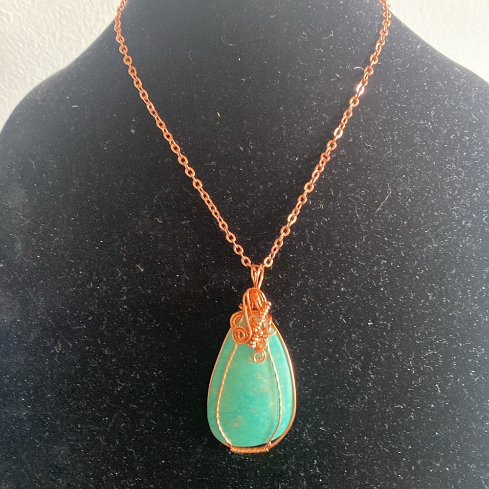 Elegant Turquoise green  and Copper Wire-Wrapped Pendant Necklace